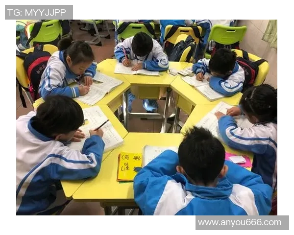 贾诚：在现代职场中如何平衡个人发展与团队合作的智慧探讨